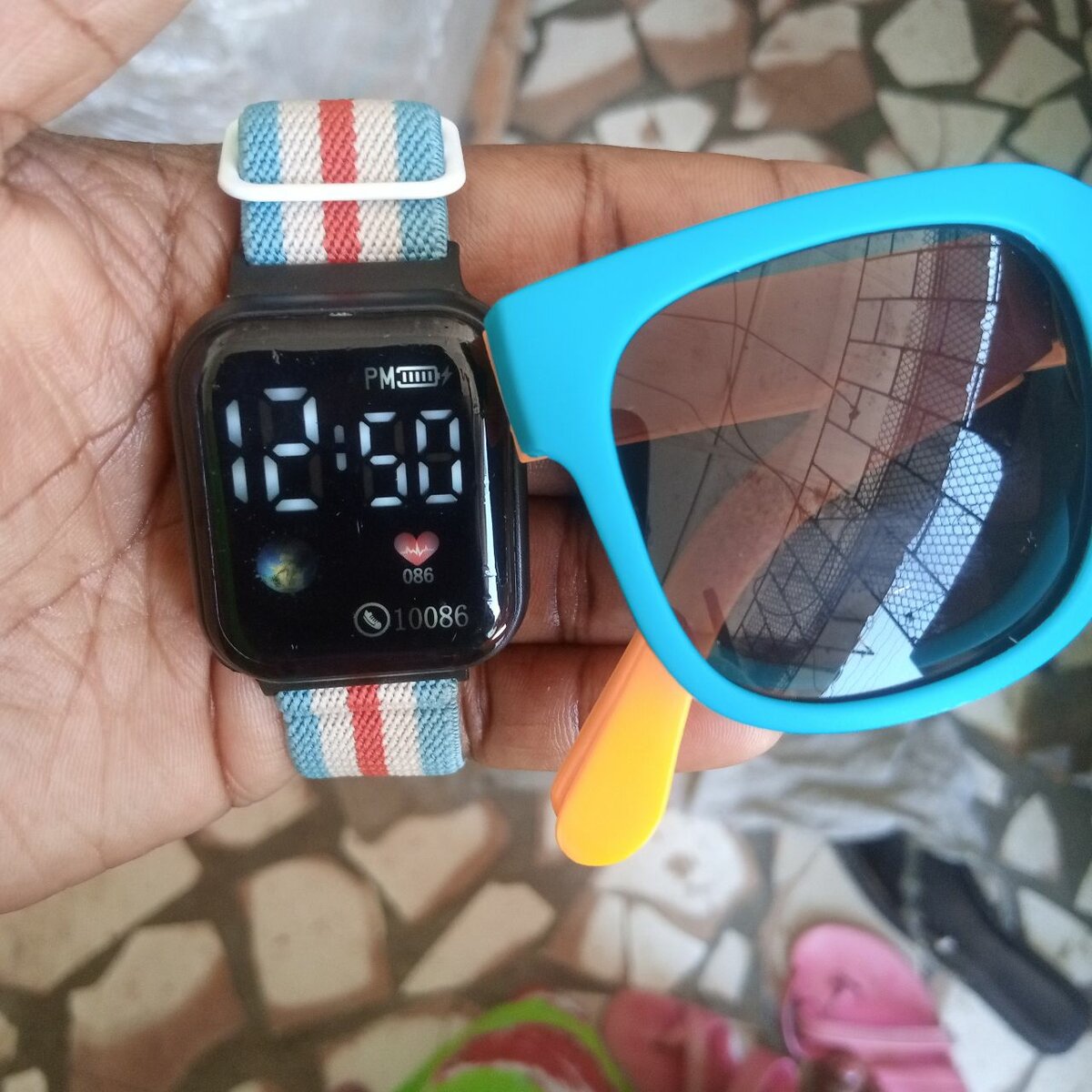 Smartwatch et Lunettes Mode
