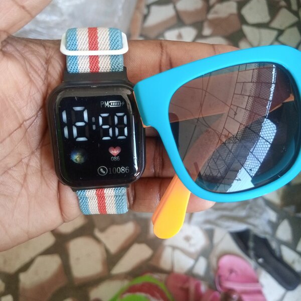 Smartwatch et Lunettes Mode