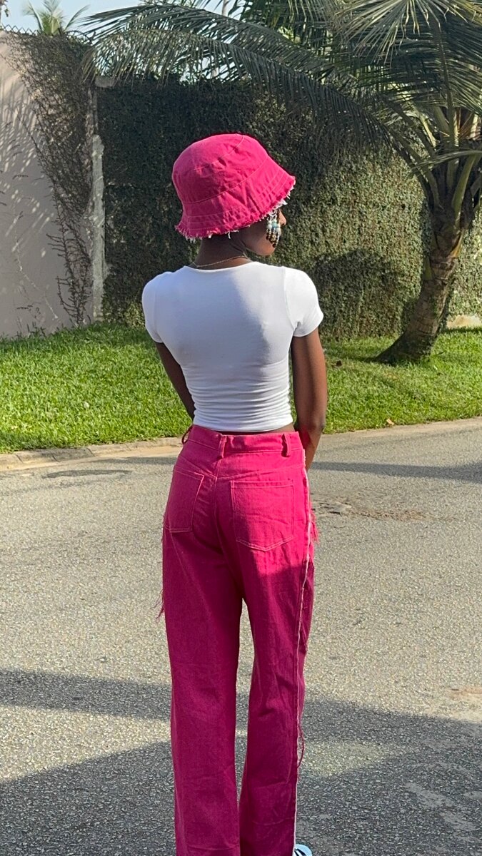 Wide-Leg jean pants + a hat