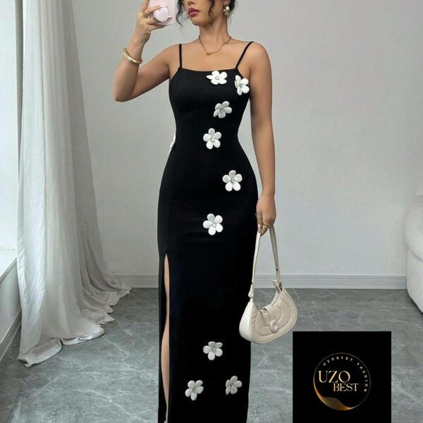 Robe longue noire avec fleurs blanches