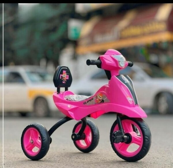 Tricycle enfant rose
