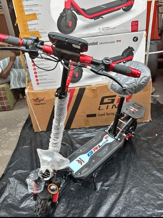 Trottinette électrique pliable avec siège