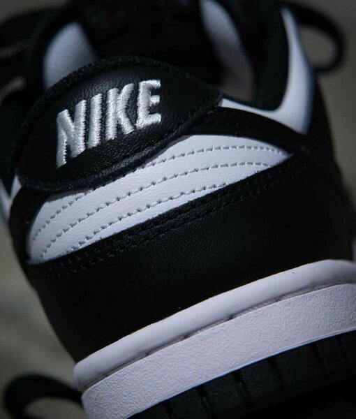 Nike Sneakers Noires et Blanches