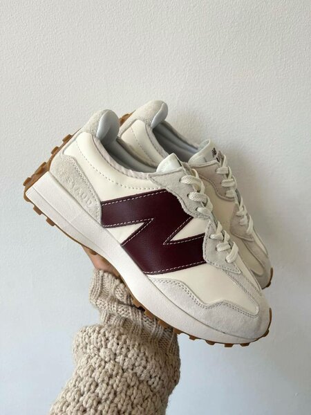 New Balance 327