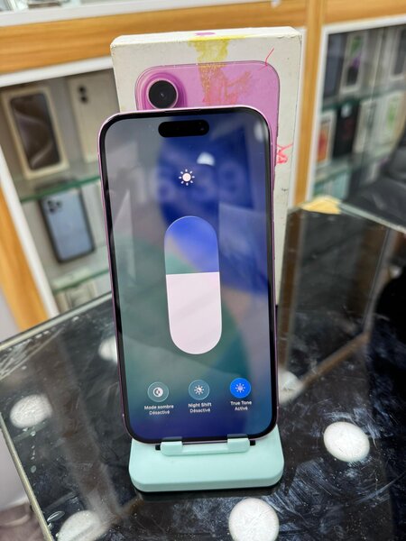 iPhone 16 simple rose