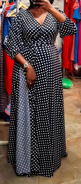 Robe longue à pois élégante