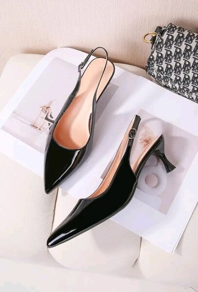 Escarpins vernis élégants
