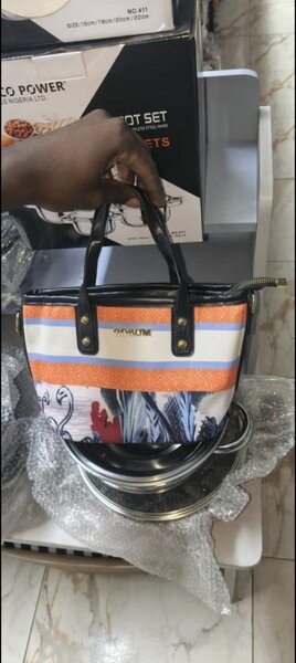 Sac à main élégant en toile