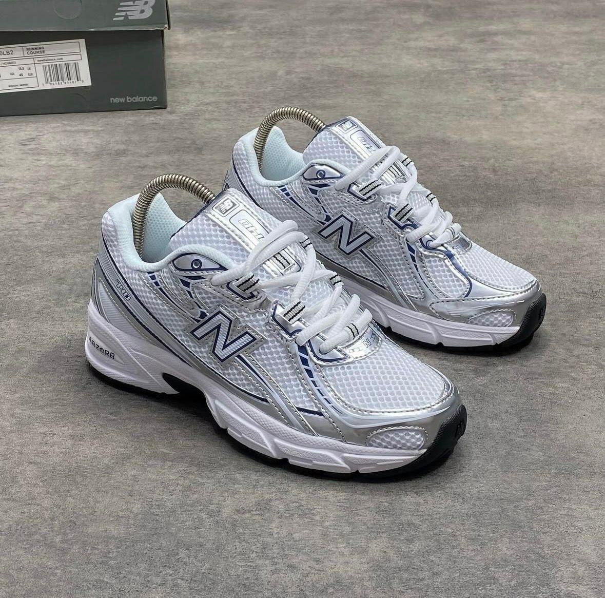 Baskets New Balance 740