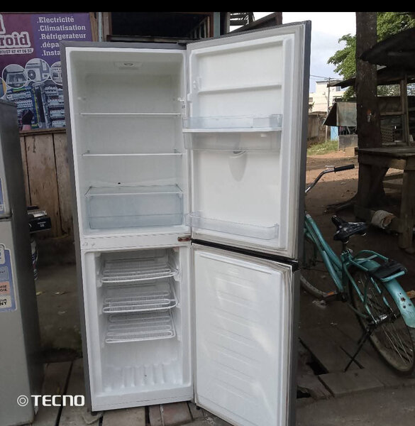 Réfrigérateur combiné moderne