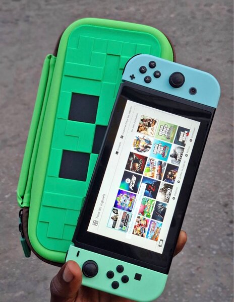 Étui et console Nintendo Switch