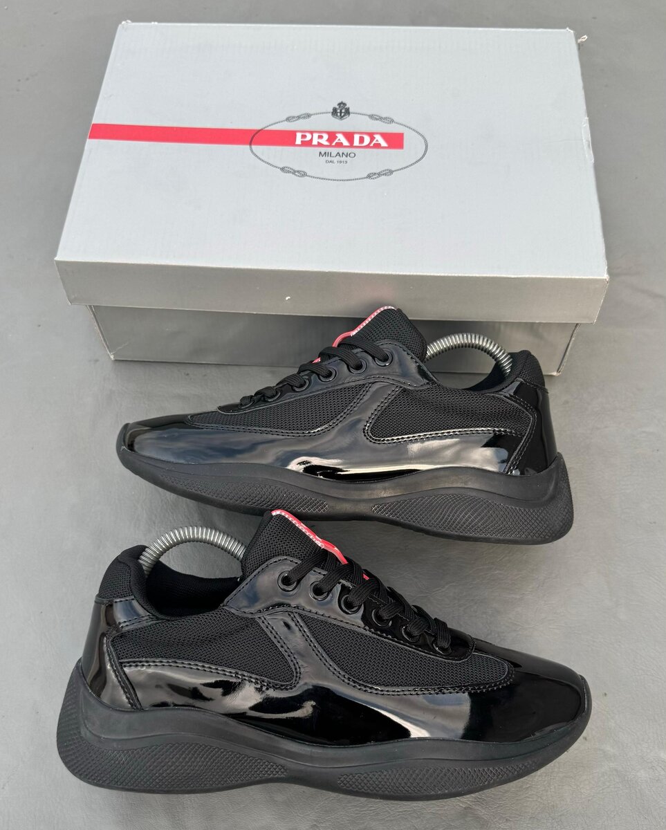Baskets Prada en cuir noir