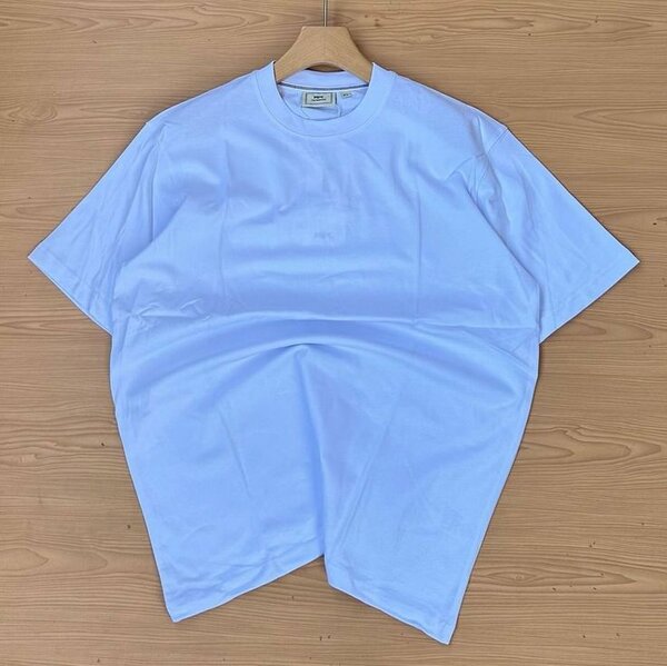 Lot de T-shirts colorés