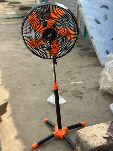 Ventilateur sur pied réglable