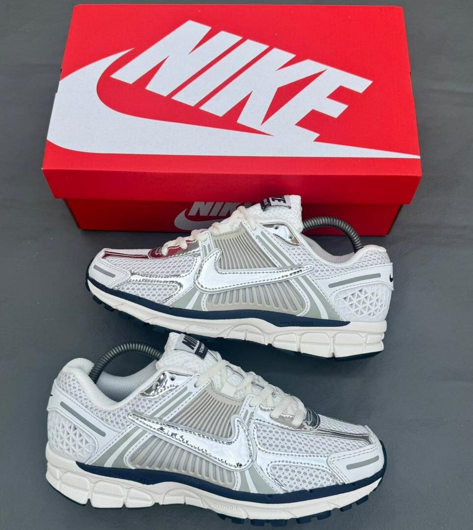 Baskets Nike vomero 5 argent
