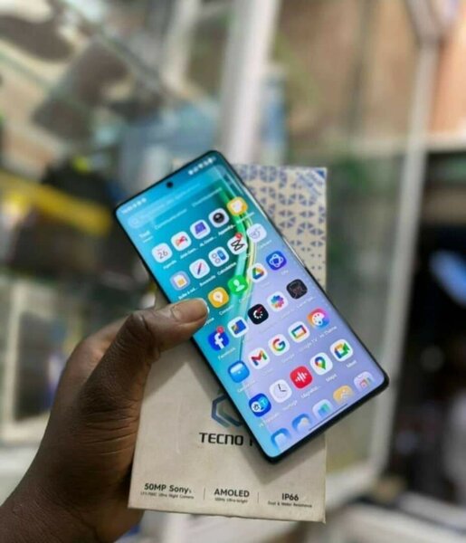 Tecno Camon 40