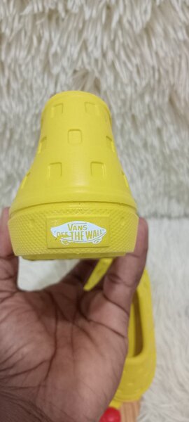 Chaussures jaunes enfant