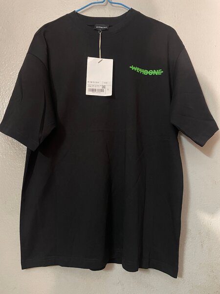 T-shirt noire "WELLDONE"