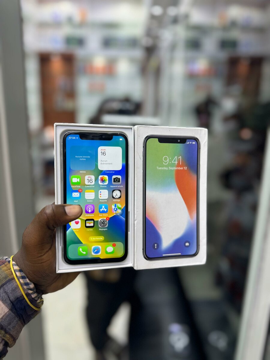 iPhone X 64Go très propre avec