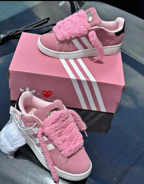 Baskets roses peluche