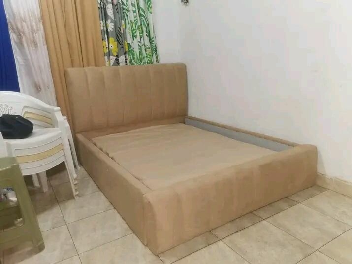 Lit double moderne rembourré