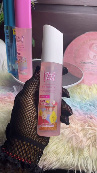 Brume corporelle parfumée IZZI