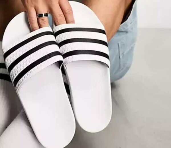 Tongs de bain classiques