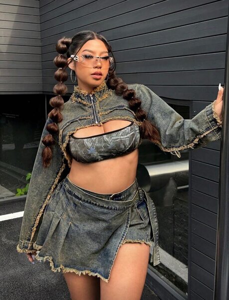 Short en jean déchiré pour femme