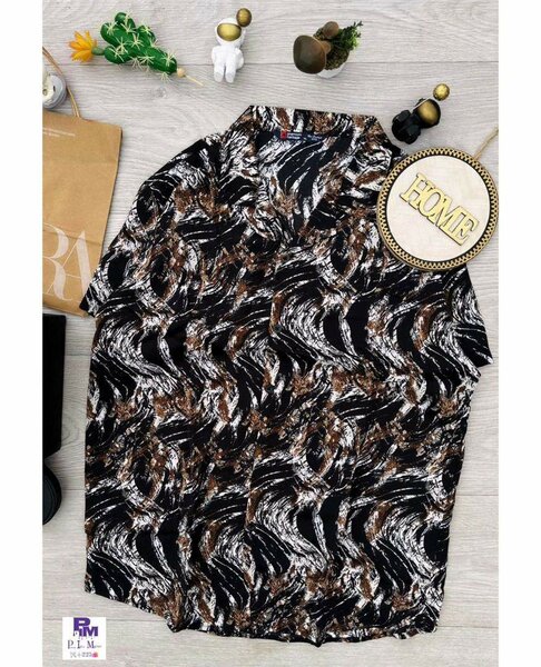 Chemise à motifs abstraits