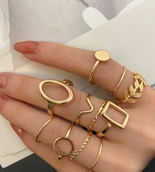 Anneaux géométriques dorés