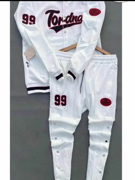 Ensemble de survêtement stylé