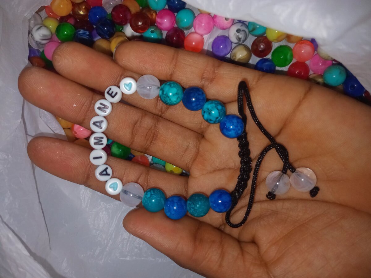 Bracelet perles colorées ajustable