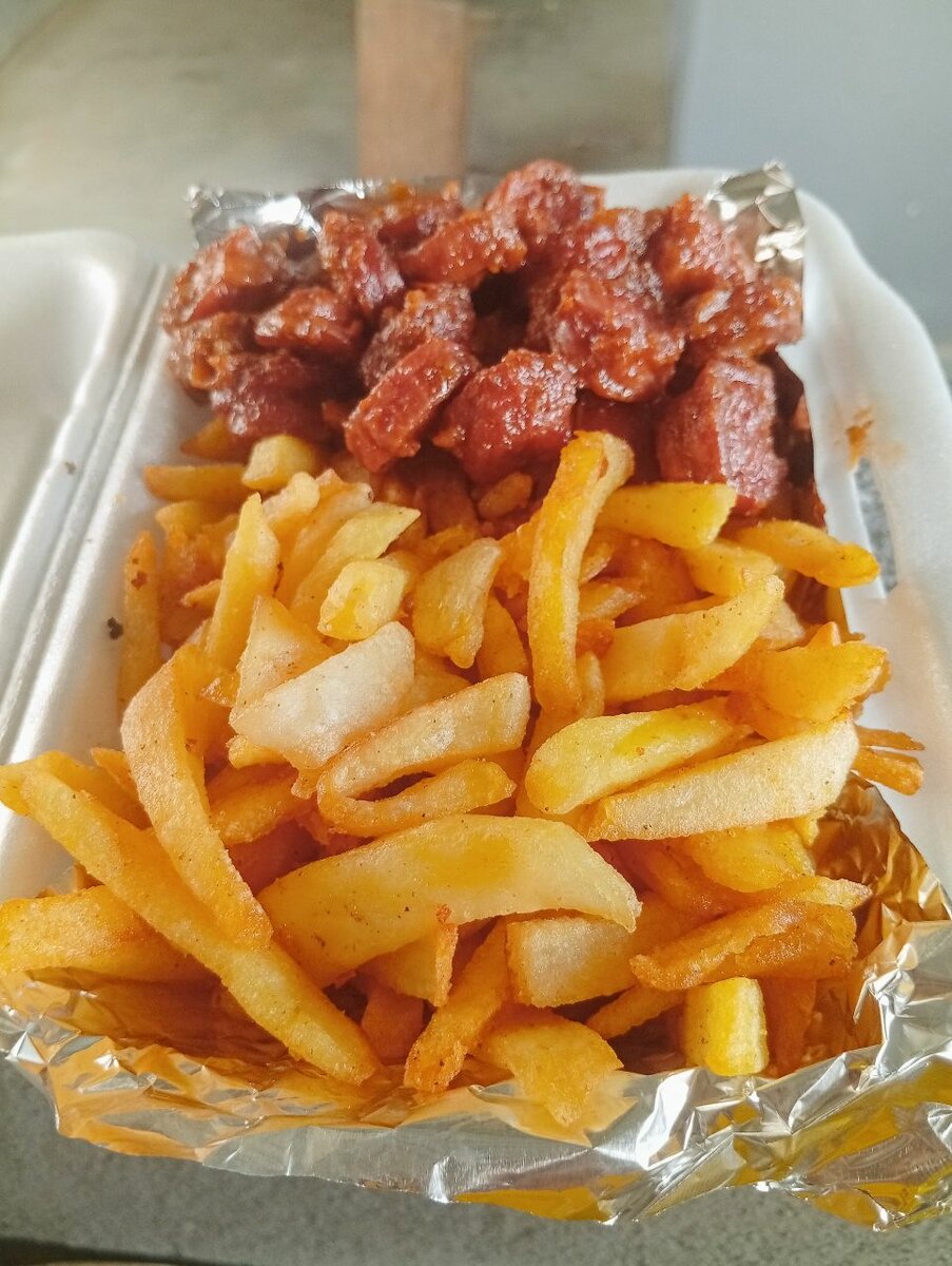 Currywurst frites délicieuses