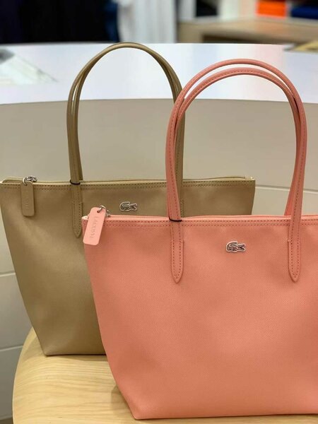 Sacs à main élégants Lacoste