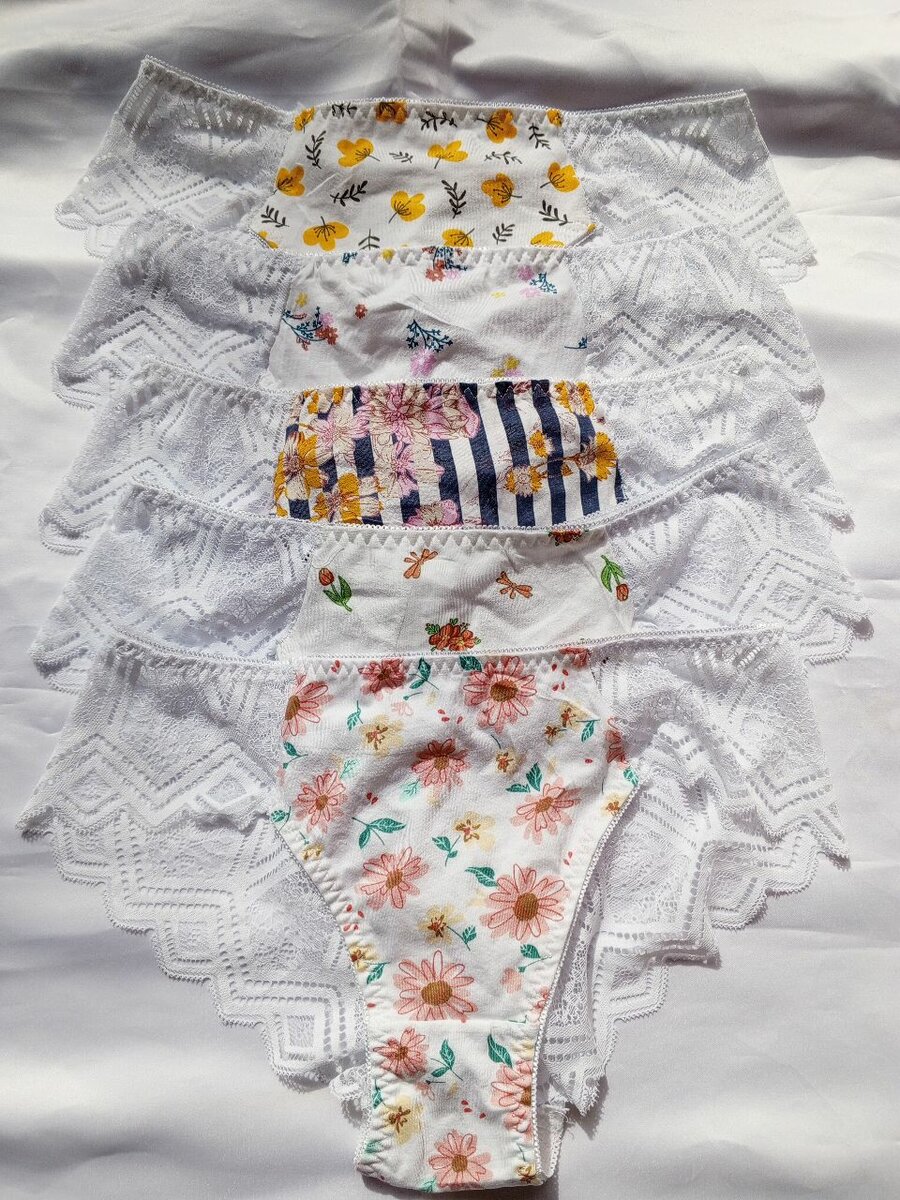 Culottes en dentelle florale