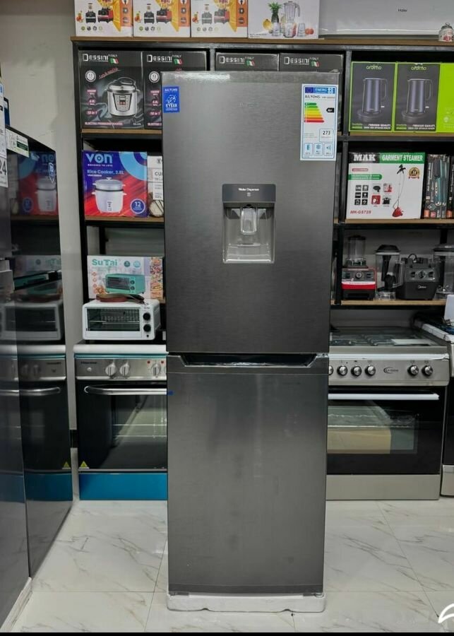 Réfrigérateur avec Distributeur d'Eau