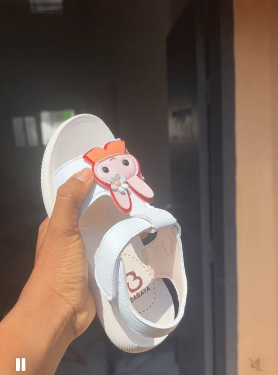 Sandales enfant avec motif lapin