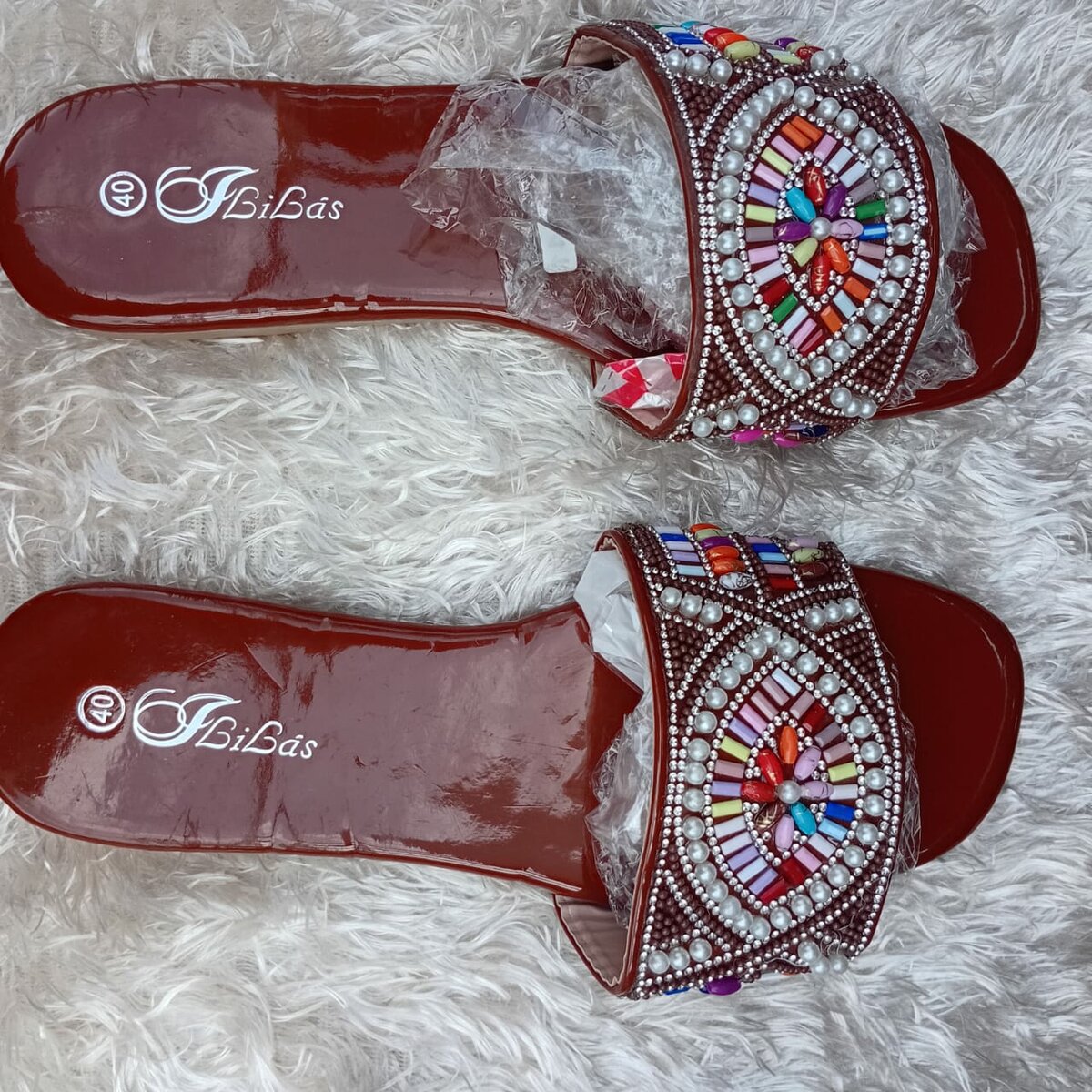 Mules femme en cuir avec ornements