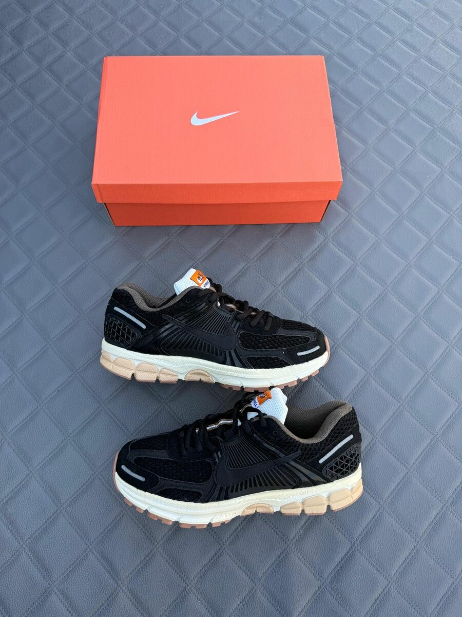 Chaussures de sport noires polyvalentes