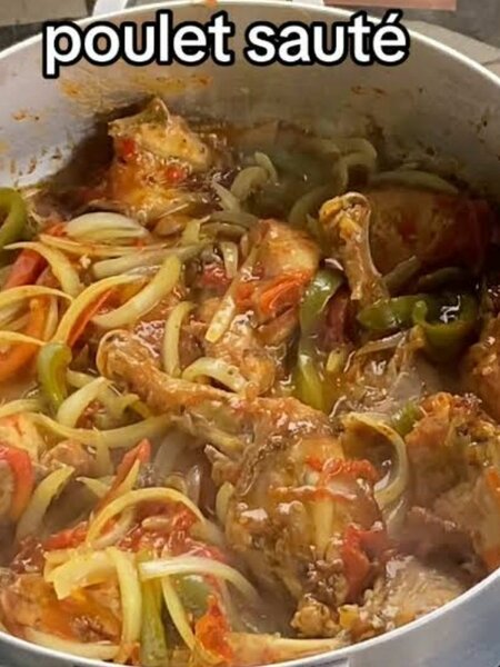 Délicieux Poulet Sauté Épicé