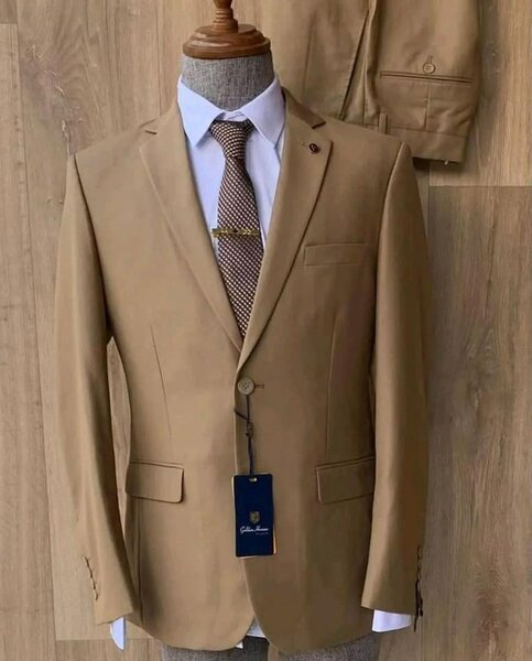 Costume homme élégant beige