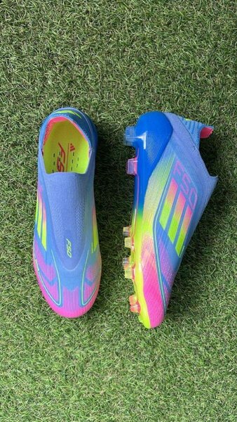 Chaussure de football Adidas F50