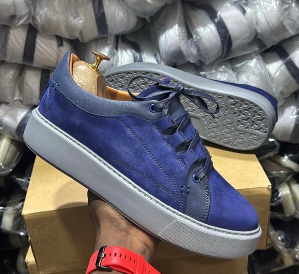 Baskets en cuir bleu homme