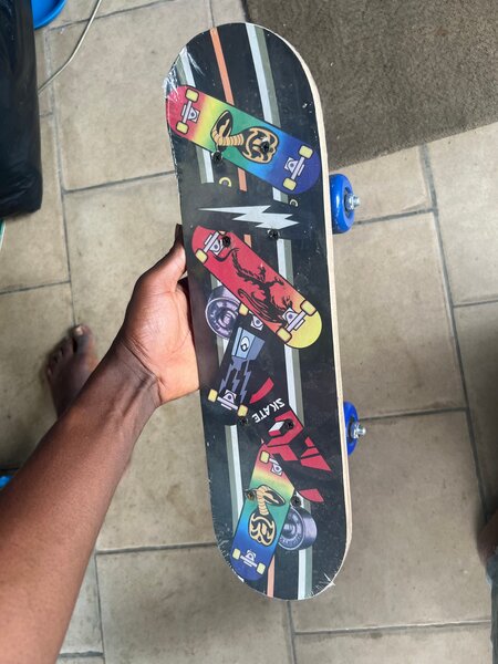 Skateboard Enfant - Planche à Roulettes pour les Petits