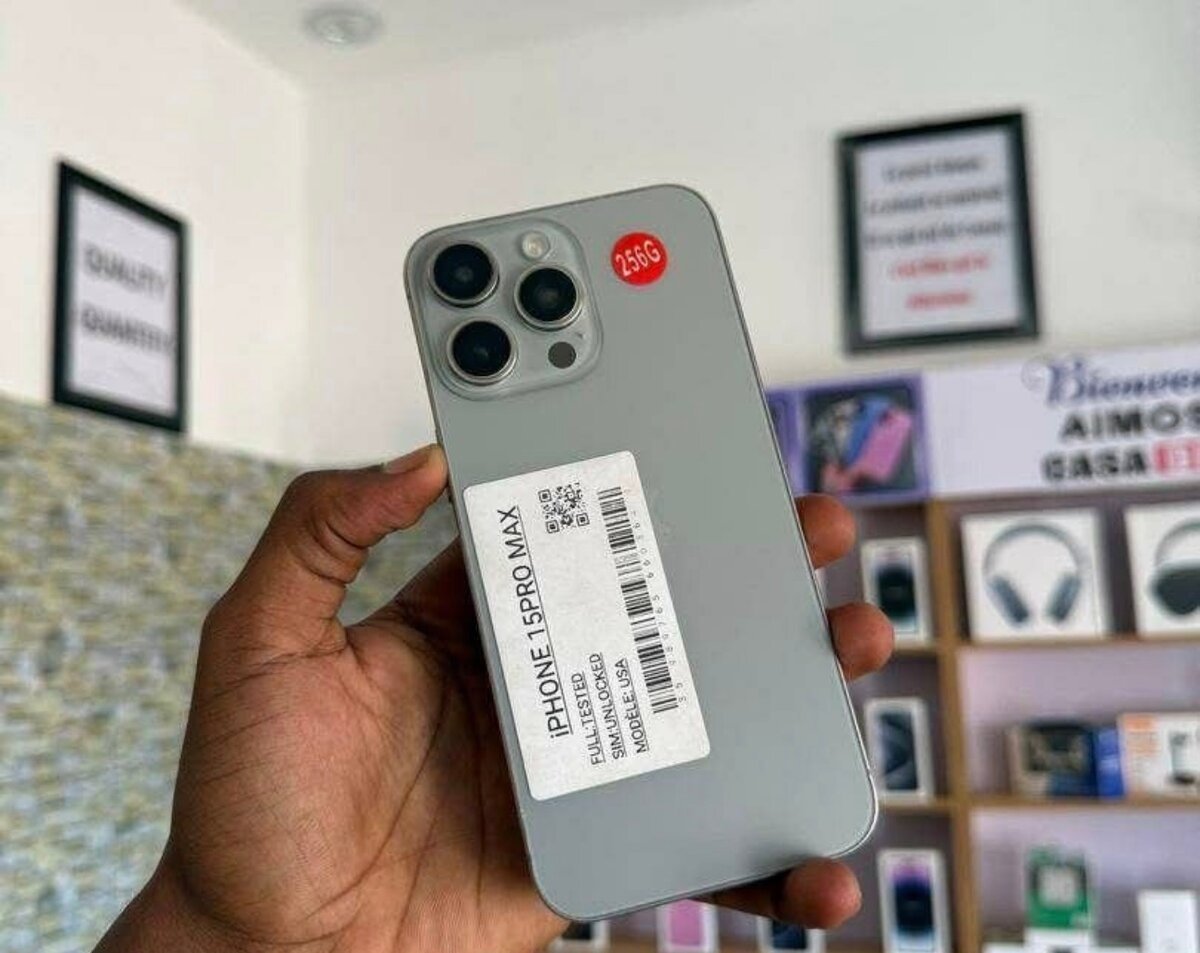 Apple iPhone 15 Pro Max - Neuf, scellé