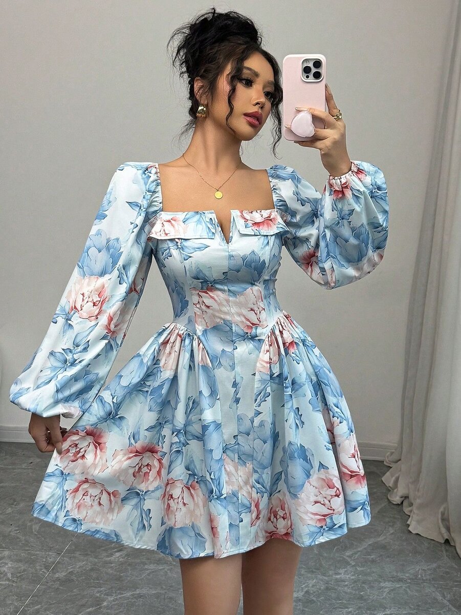 Robe courte en soie imprimée