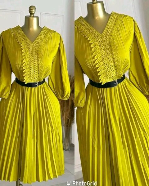 Robe plissée élégante jaune
