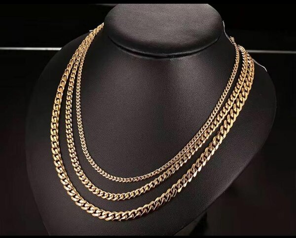 Lot de collier doré