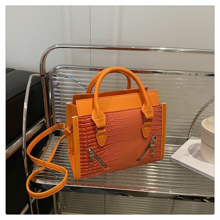 Sac à main croco chic