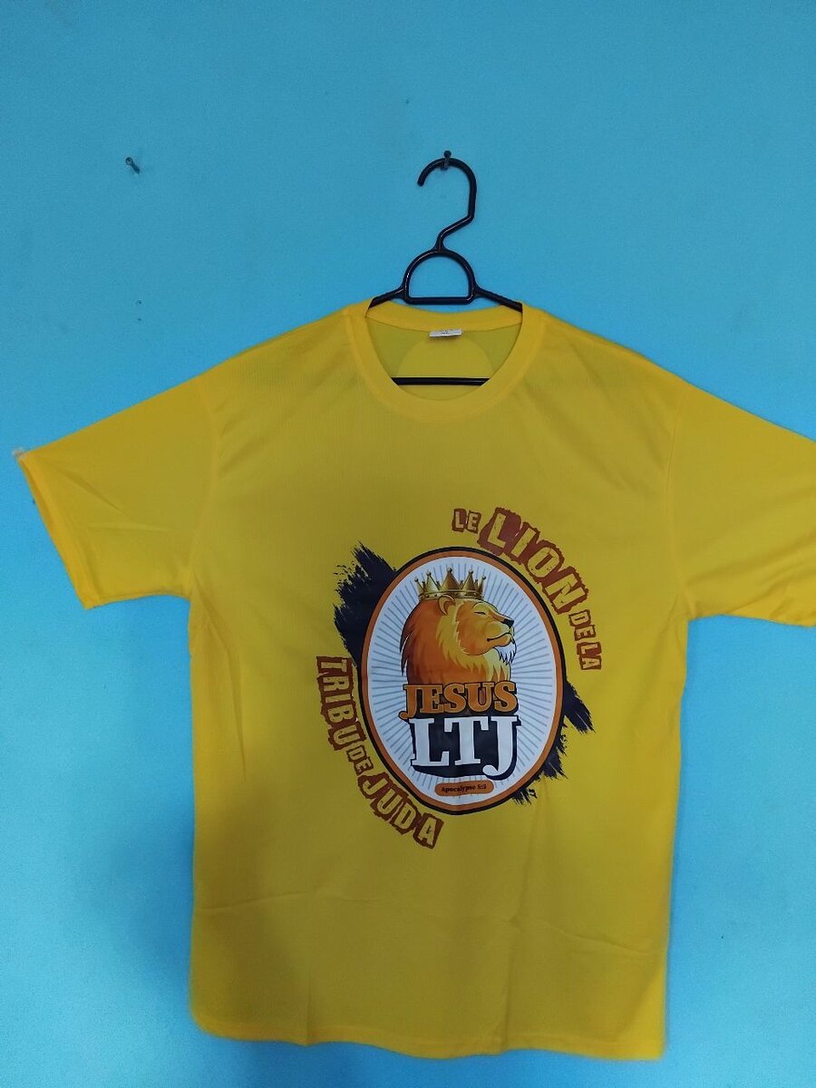 T-shirt religieux graphique Jésus